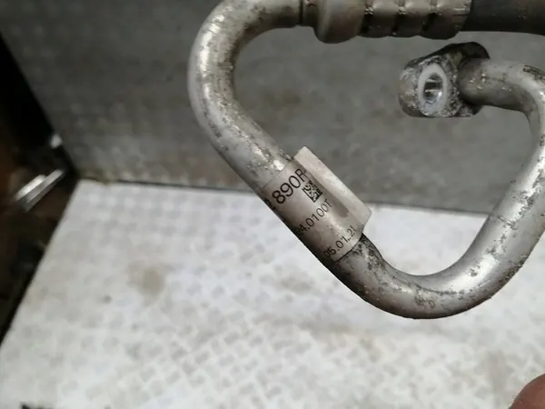 Tuyau de climatisation Dacia Duster II 1.3 TCE 924902890R image 6