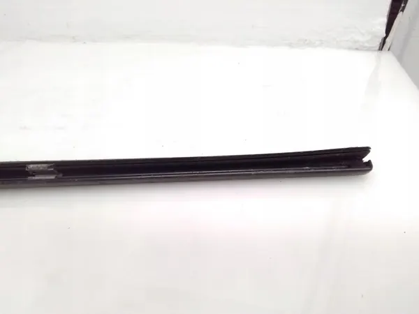 Mercedes-Benz E W124 Garniture Vitre Arrière Gauche OEM JUR249657 image 5