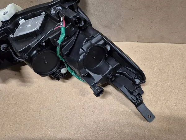 Faros delanteros izquierdo Nissan Leaf II LED Europa 260605SH5A image 10