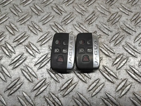 Llave o tarjeta Jaguar XE OEM BEN23600 - Usado image 2