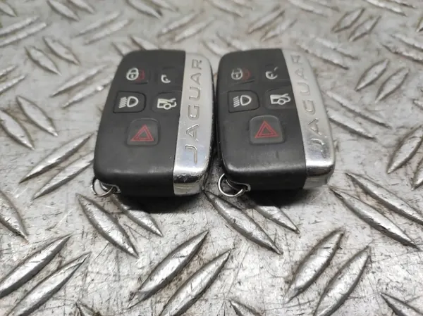 Llave o tarjeta Jaguar XE OEM BEN23600 - Usado image 4