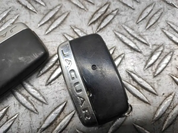 Llave o tarjeta Jaguar XE OEM BEN23600 - Usado image 5