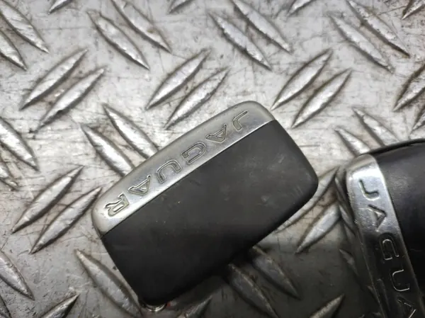 Llave o tarjeta Jaguar XE OEM BEN23600 - Usado image 6