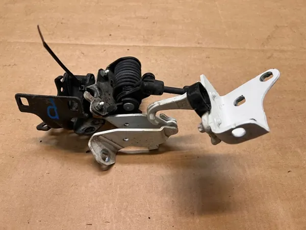 Bisagra Trasera Derecha Mercedes W238 Cabrio OEM A387501600 image 2