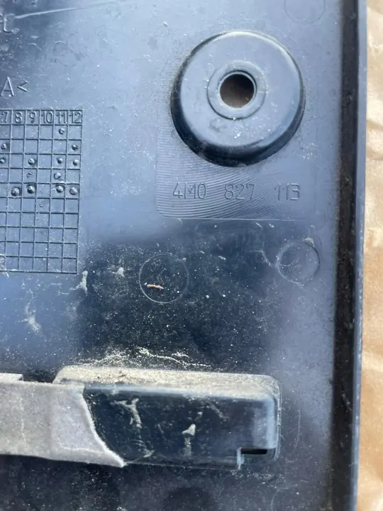 Gebrauchter Audi OE Heck-Kennzeichenhalter 4M0827113 image 3