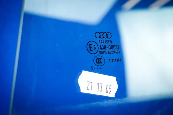 Audi A5 Sportback bakdörrglas OEM 8T8845205B image 3