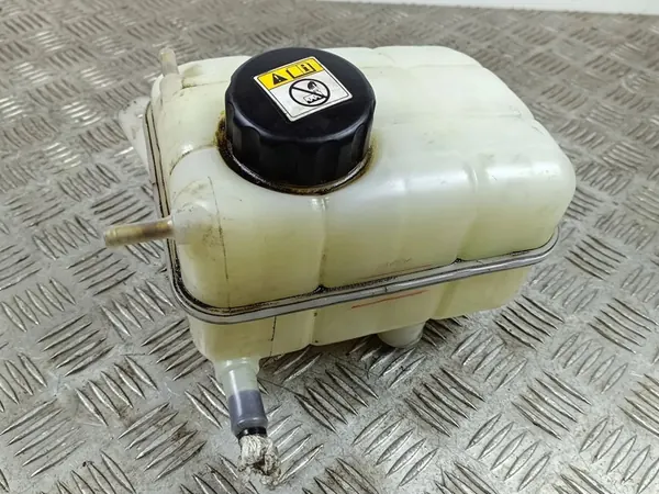 2020 SsangYong Musso Réservoir de liquide de refroidissement image 4