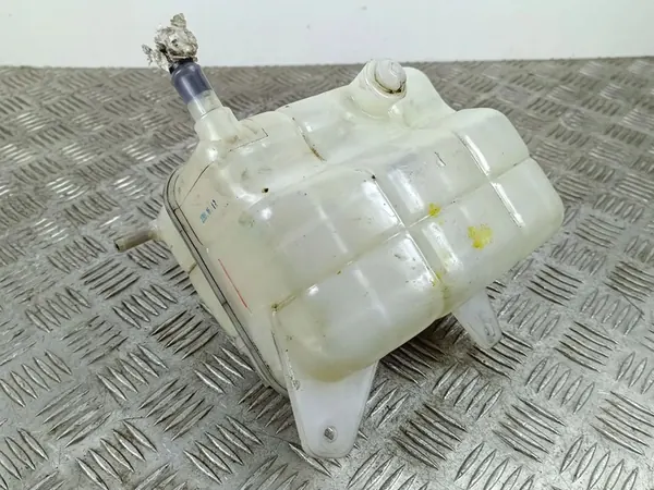 2020 SsangYong Musso Réservoir de liquide de refroidissement image 5