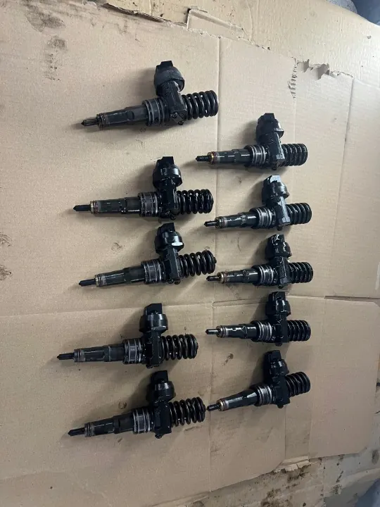 Inyector-bomba VW Touareg 5.0TDI OEM 07z130073 image 2