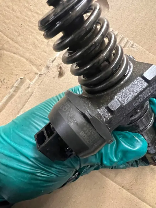 Inyector-bomba VW Touareg 5.0TDI OEM 07z130073 image 7
