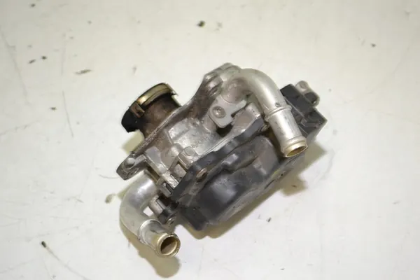EGR-venttiili Audi A4 B9 2.0 TDI image 2