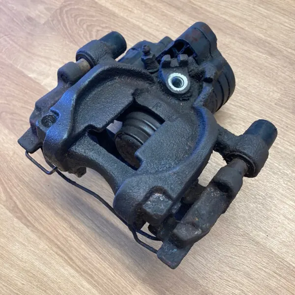 Pinza de freno Audi OE trasera derecha OEM ZACISK HAMULCOWY PRAWY TYŁ image 3