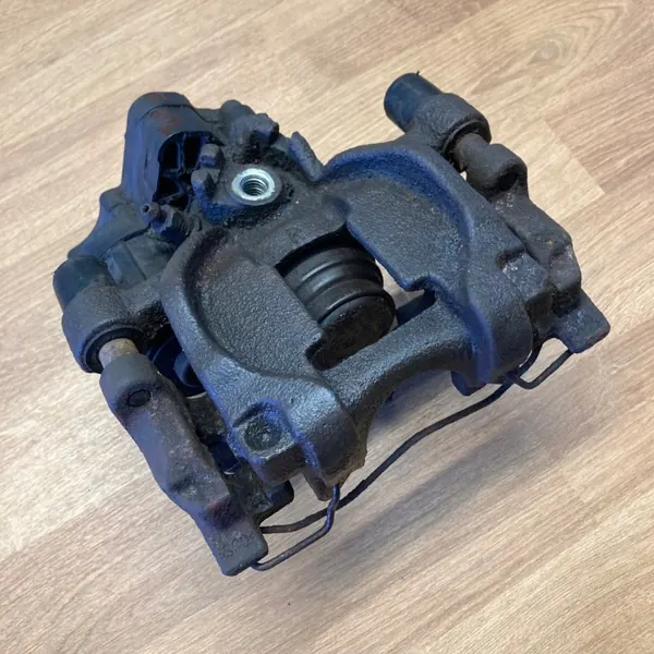 Pinza de freno Audi OE trasera derecha OEM ZACISK HAMULCOWY PRAWY TYŁ image 4