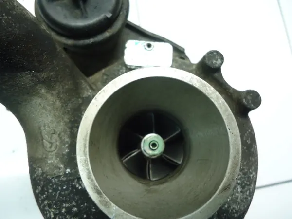 Renault Master 2.5 dCi Turbo OEM 715889H067677 image 3