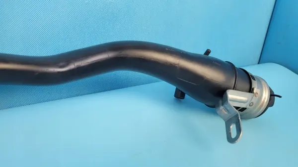BMW F48 X1 Kraftstoff-Einfüllstutzen OEM 7346518 image 4