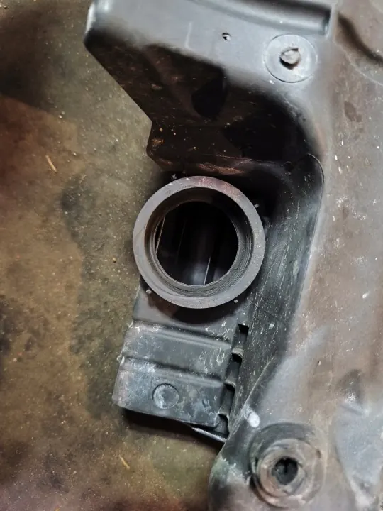 Luftfilterhus OEM 1K0129618BD för 1.4 16V image 4