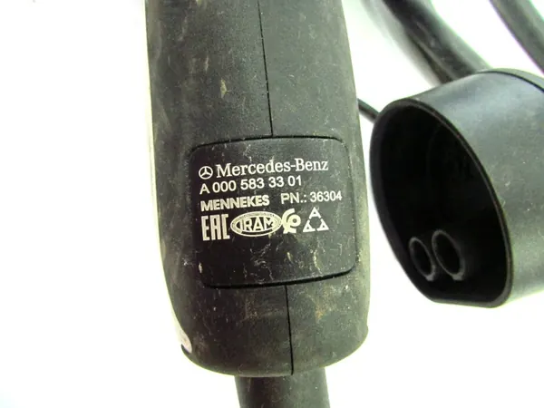Cable de carga híbrido Mercedes OEM A2137400700 image 4