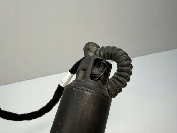 VW PASSAT B8 Elektrisk baklucka aktuator 3G9827852B image 3