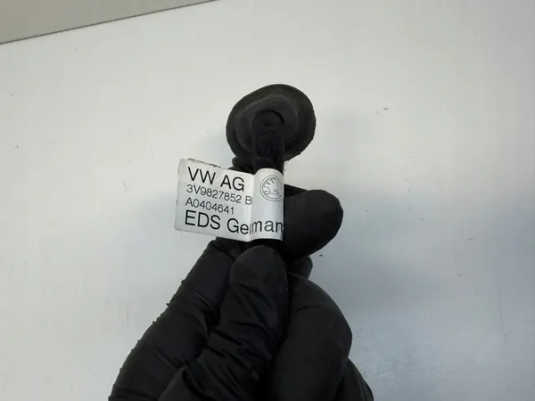 VW PASSAT B8 Elektrisk baklucka aktuator 3G9827852B image 5