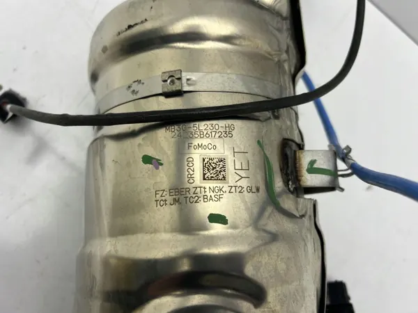 Catalyseur droit OEM MB3G-5L230-HG Ford Ranger image 3