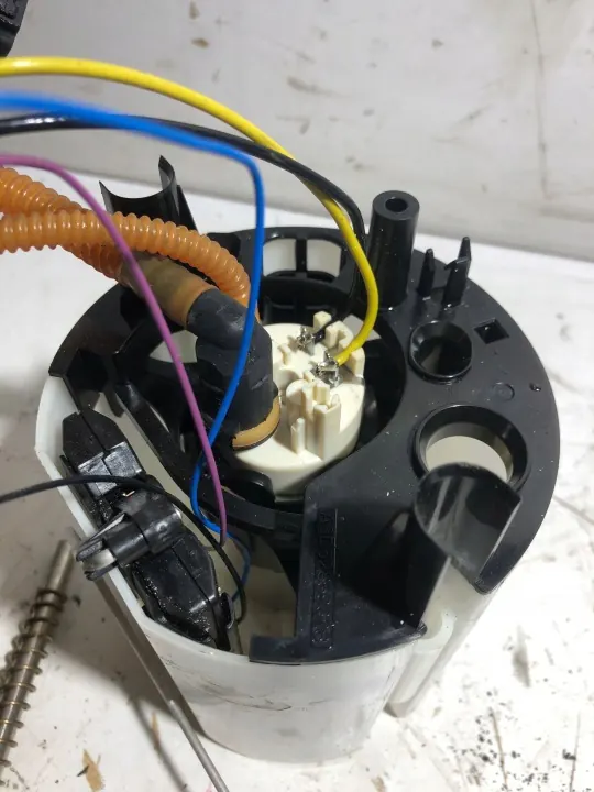 Bomba de combustível & bóia OEM 8R0919051N Audi Q5 8R image 3