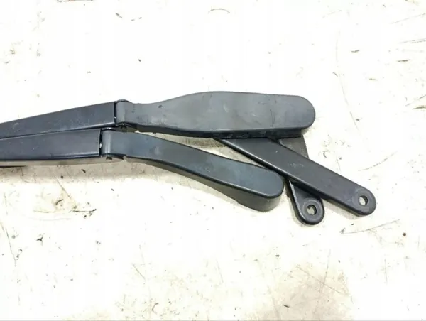 Brazo limpiaparabrisas Mercedes-Benz OEM A2968200900 Usado image 3
