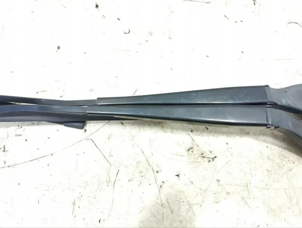 Brazo limpiaparabrisas Mercedes-Benz OEM A2968200900 Usado image 4