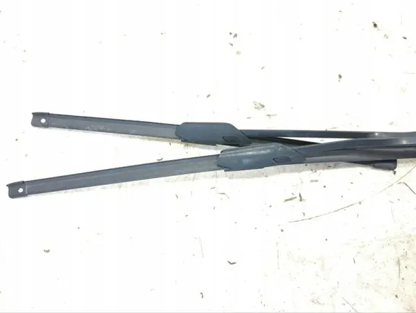 Brazo limpiaparabrisas Mercedes-Benz OEM A2968200900 Usado image 5