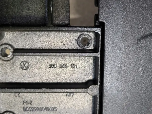 Middenconsole armsteunframe OEM 3G0864161 VW Passat B8 image 5