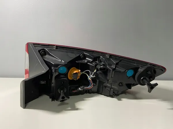 Luz de Parada Izquierda Original Renault Megane IV image 2