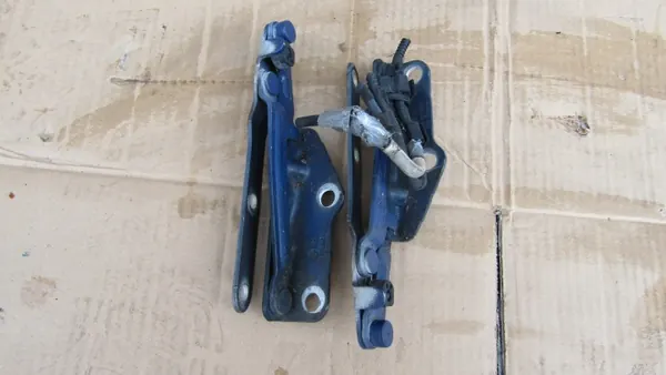LL5M VW T5 Charnières de Capot - État Utilisé image 2