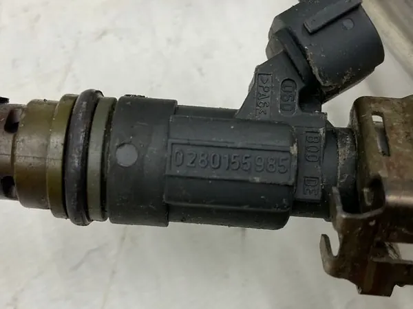 VW SEAT FORD Rampe de carburant 0280155985 image 3