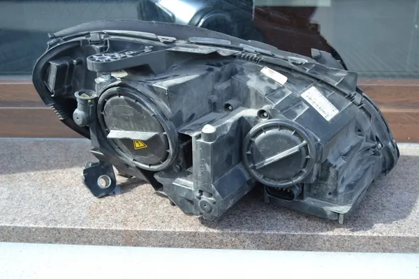 Linker voorlicht Bi-Xenon Mercedes C-Klasse W204 image 10