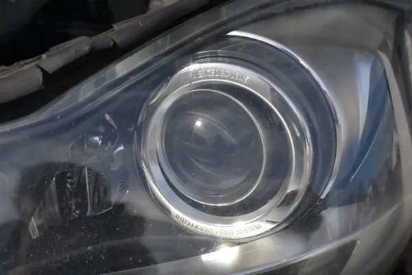 Linker voorlicht Bi-Xenon Mercedes C-Klasse W204 image 3