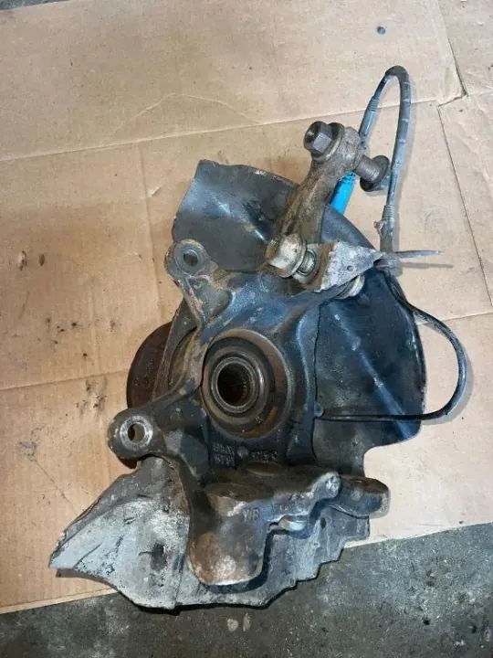 Voorlinker Naaf OEM 6761575 voor BMW X5 E53 image 2