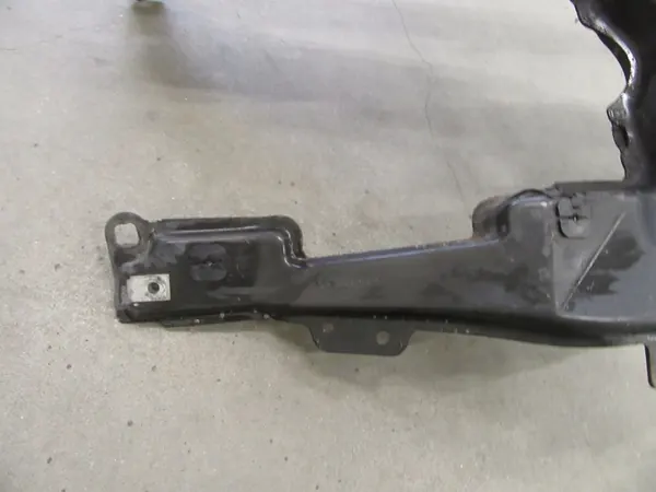 Viga de reforço frontal BMW e53 X5 image 3