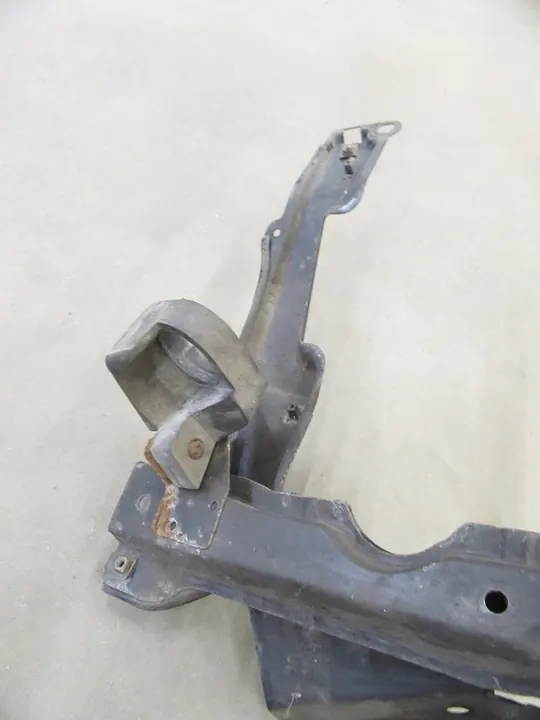 Viga de reforço frontal BMW e53 X5 image 5