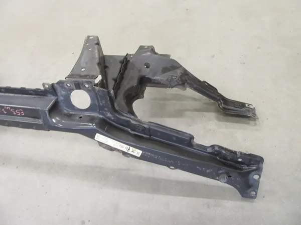 Viga de reforço frontal BMW e53 X5 image 7