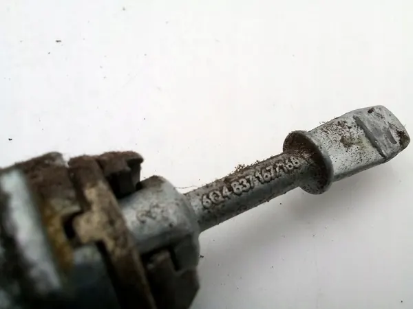 VW Fox Låscylinder Set + Nyckel + Tändningsswitch image 3