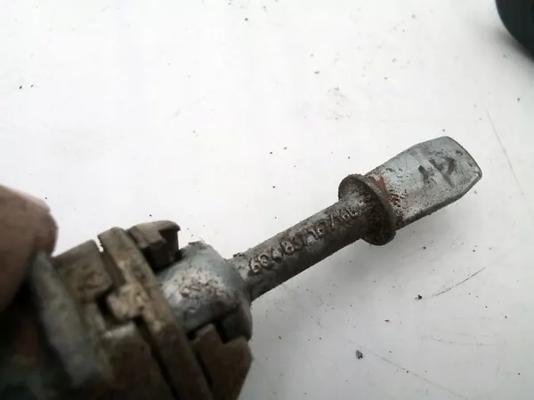 VW Fox Låscylinder Set + Nyckel + Tändningsswitch image 5