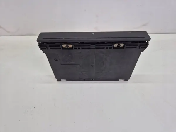 VW Golf IV Passat B6 B7 A3 8P Mukinpidike takana 8P0885995 image 4