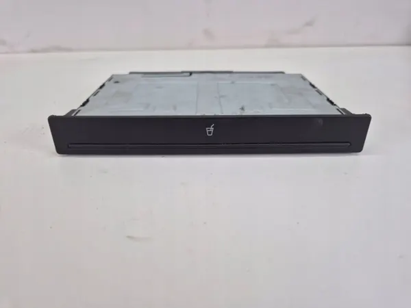 VW Golf IV Passat B6 B7 A3 8P Mukinpidike takana 8P0885995 image 5