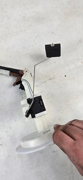 Bomba de Combustível AUDI A6 C6 3.2 FSI 4F0919051AD image 7