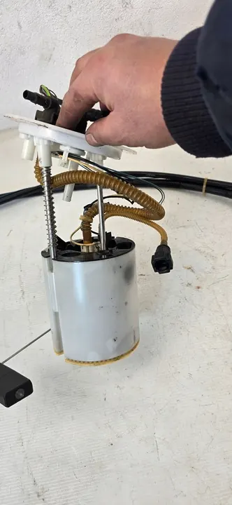 Bomba de Combustível AUDI A6 C6 3.2 FSI 4F0919051AD image 9