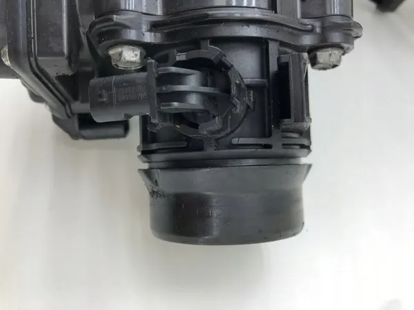 BMW F20 F21 114D B37 Ansaugkrümmer 8512452 image 8