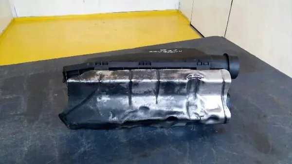 Mercedes Filtergehäuse OEM 2058308802 - Gebraucht image 6