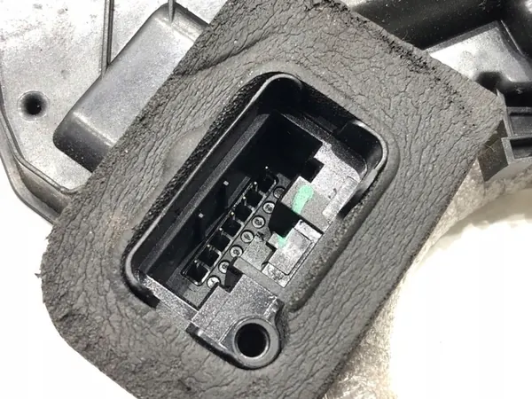 Vordertürschloss Rechts VW Passat B8 Kombi image 3