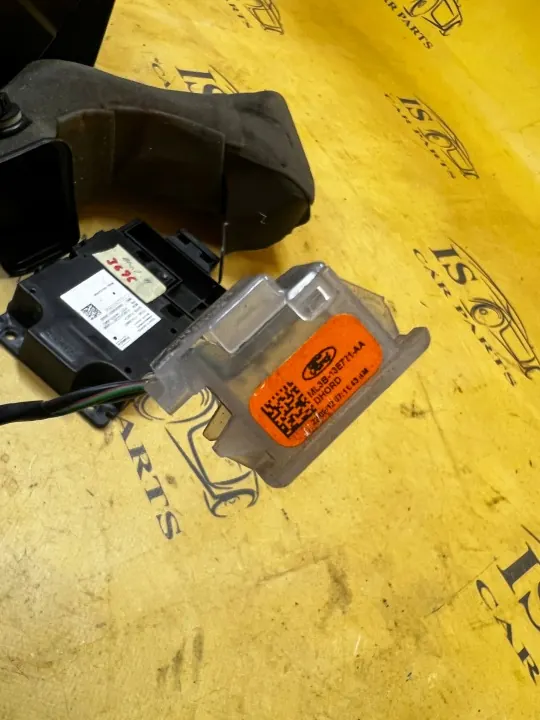 Luz de teto dianteira esquerda Ford Bronco 21- OEM M2DB-13E721-AA image 4