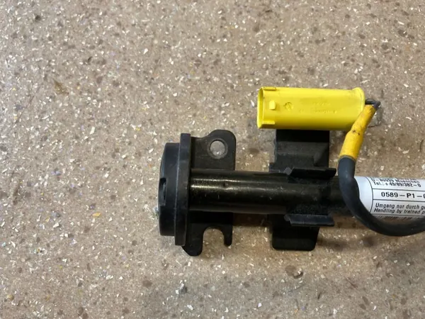 OEM 7418199 Framfotgängarairbag Aktuator BMW X6 image 10