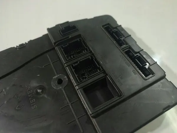 Renault Scenic Komfortmodul 2007 1.5L 8200724363 image 3